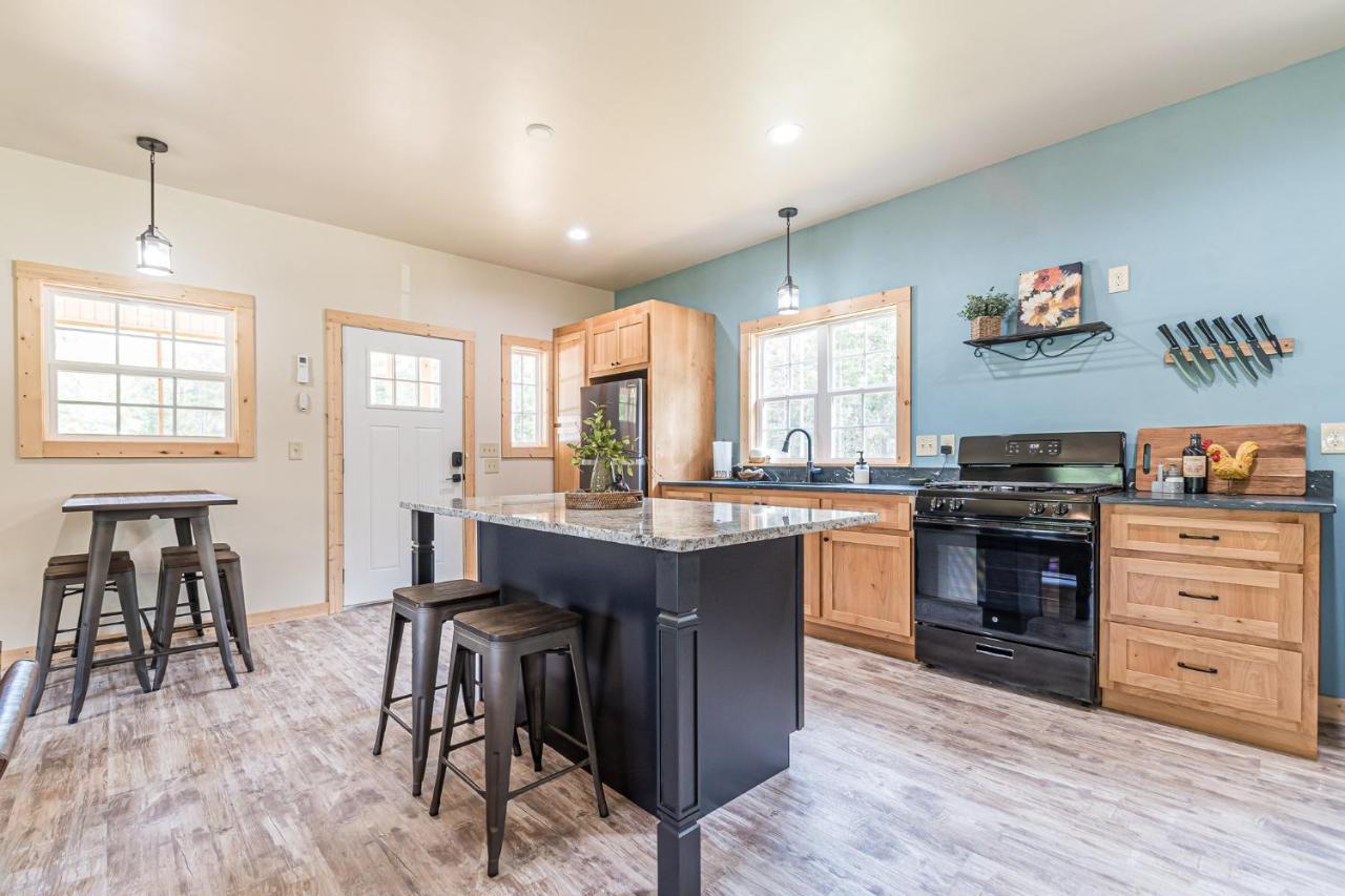 Rustic Roost-5 Acres, Fenced, Fire Pit, Rv Option & Mtn View Villa Dahlonega Exterior photo