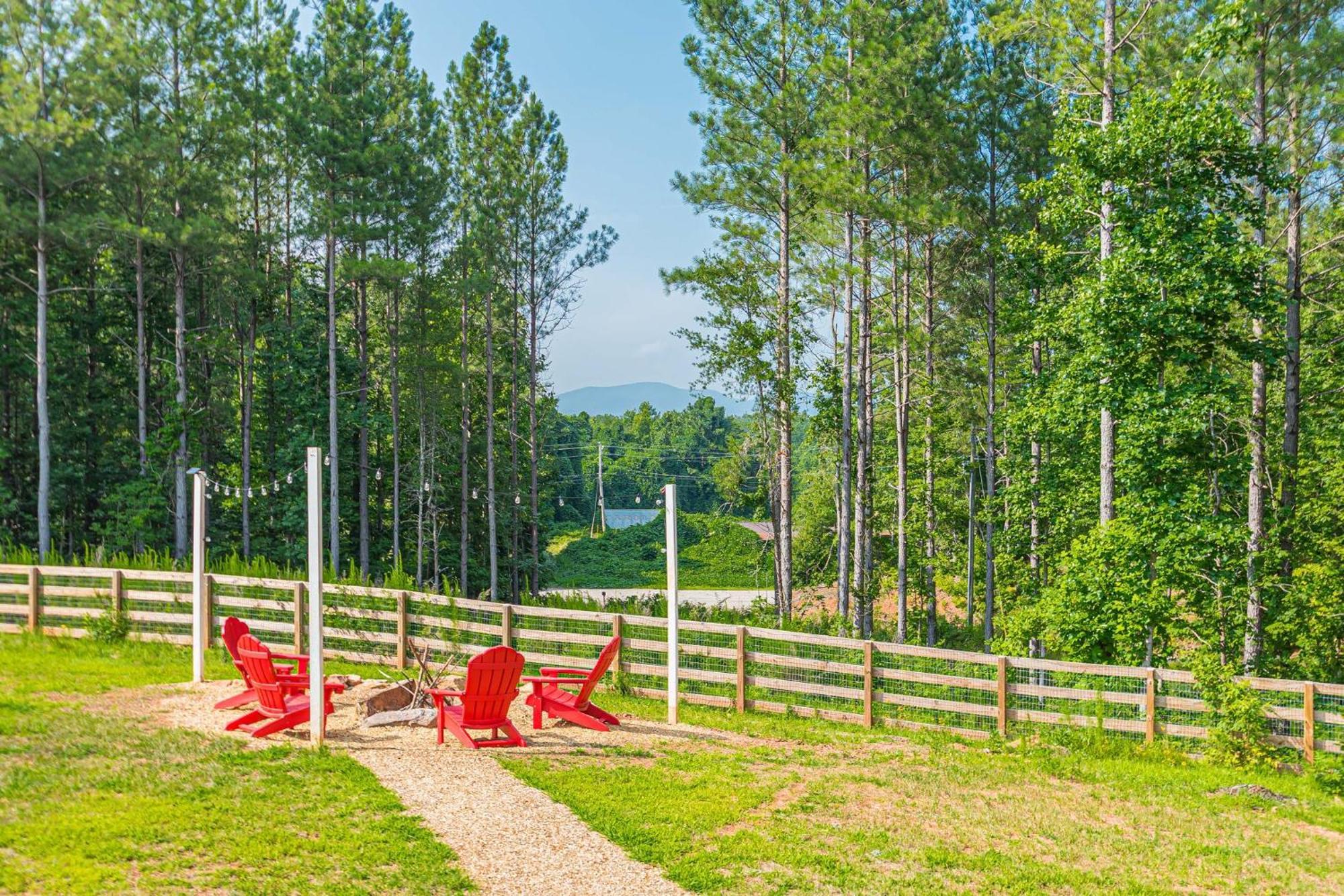 Rustic Roost-5 Acres, Fenced, Fire Pit, Rv Option & Mtn View Villa Dahlonega Exterior photo